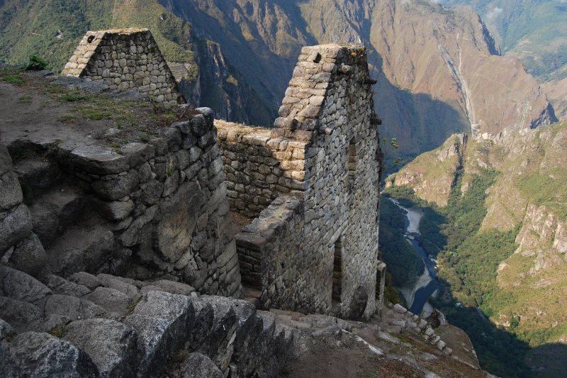hiking huayna picchu