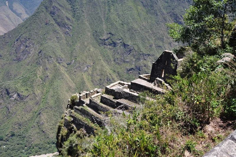 hiking huayna picchu