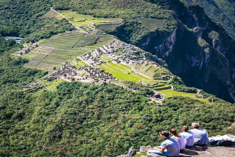 hiking huayna picchu